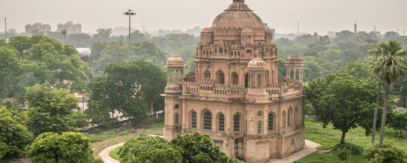 Maqbara of Saadat Ali Khan 